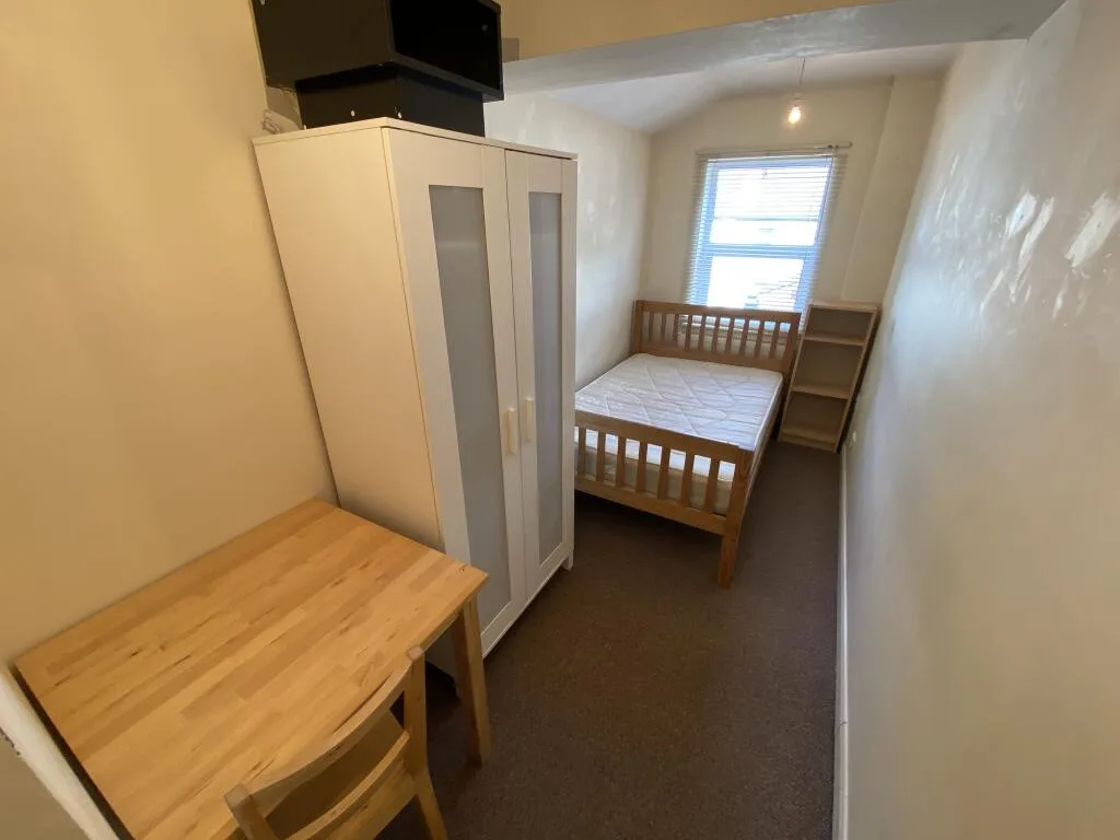 1 bedroom house for rent