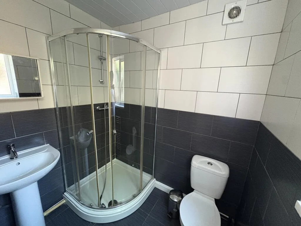 1 bedroom house for rent