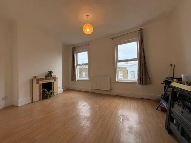 1 bedroom maisonette for rent