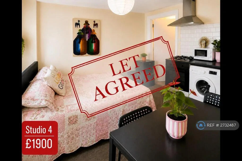 Studio flat for rent