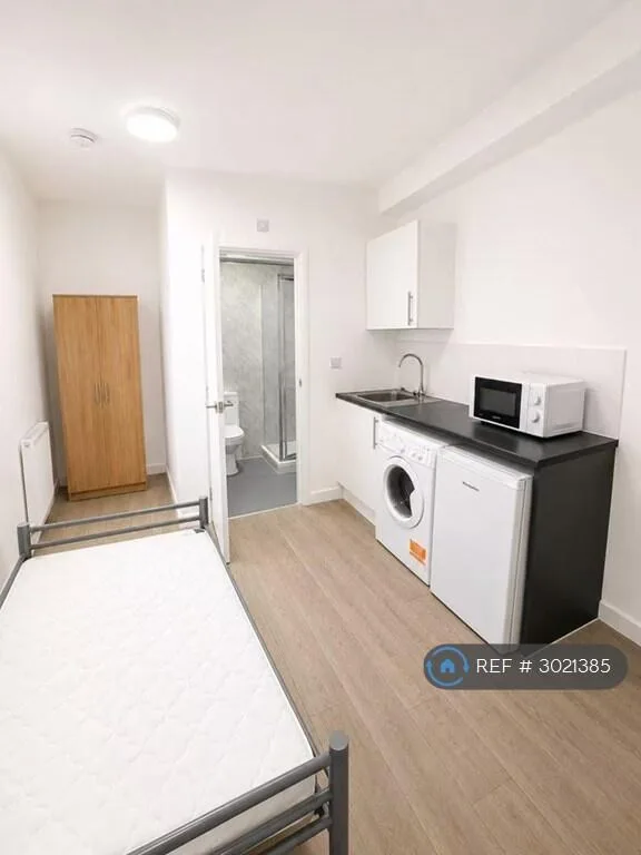 Studio flat for rent
