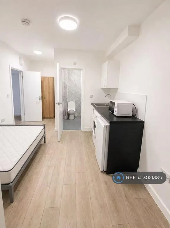 Studio flat for rent