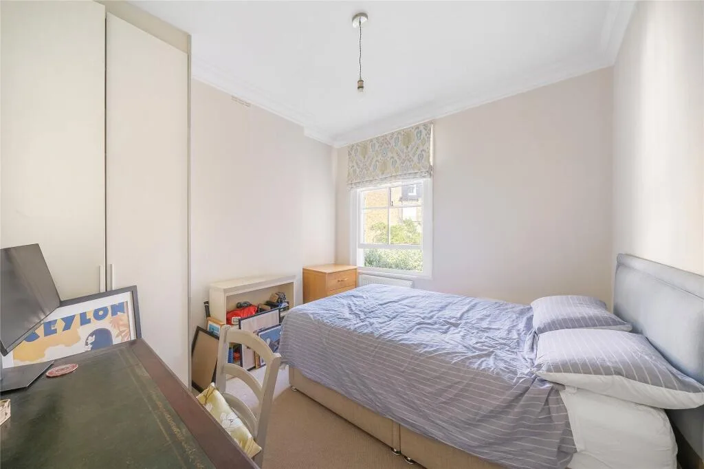 2 bedroom end of terrace house for rent