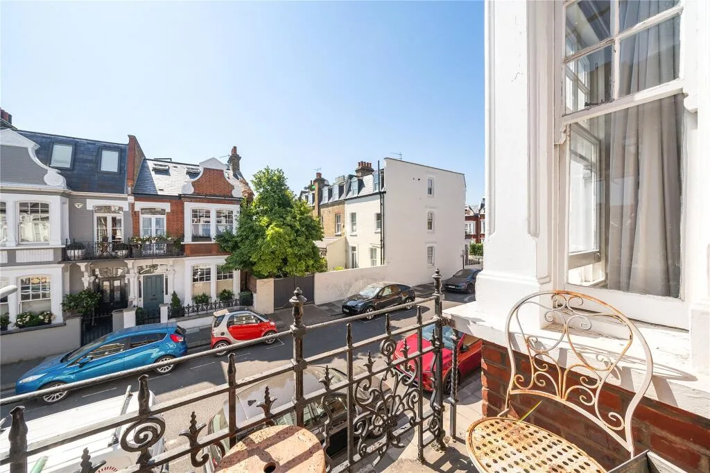 2 bedroom end of terrace house for rent