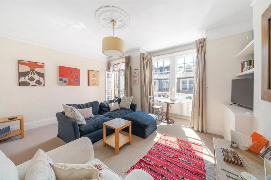 2 bedroom end of terrace house for rent
