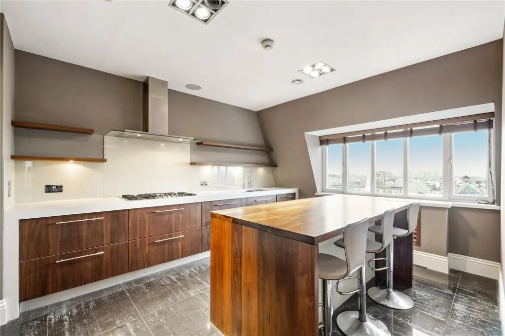 3 bedroom flat for rent