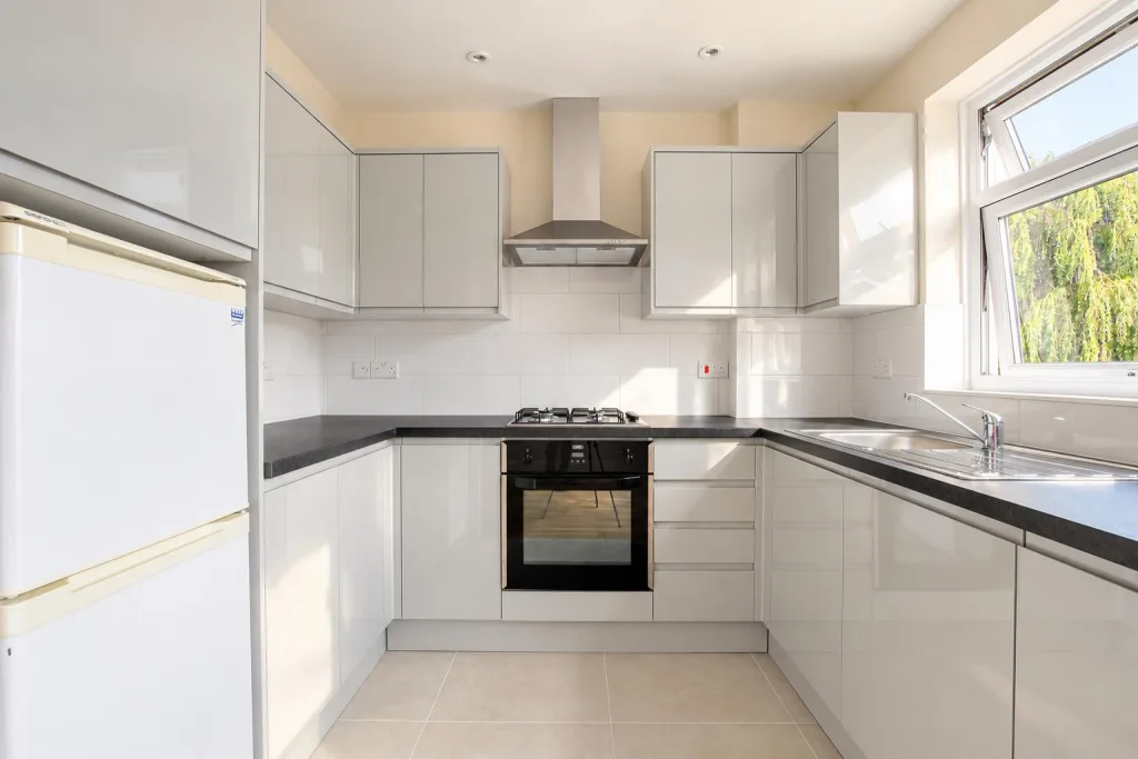 4 bedroom semi-detached house for rent