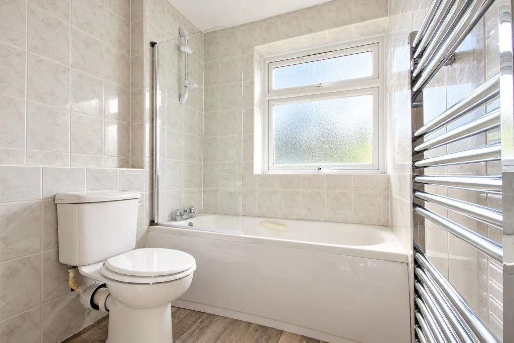 4 bedroom semi-detached house for rent