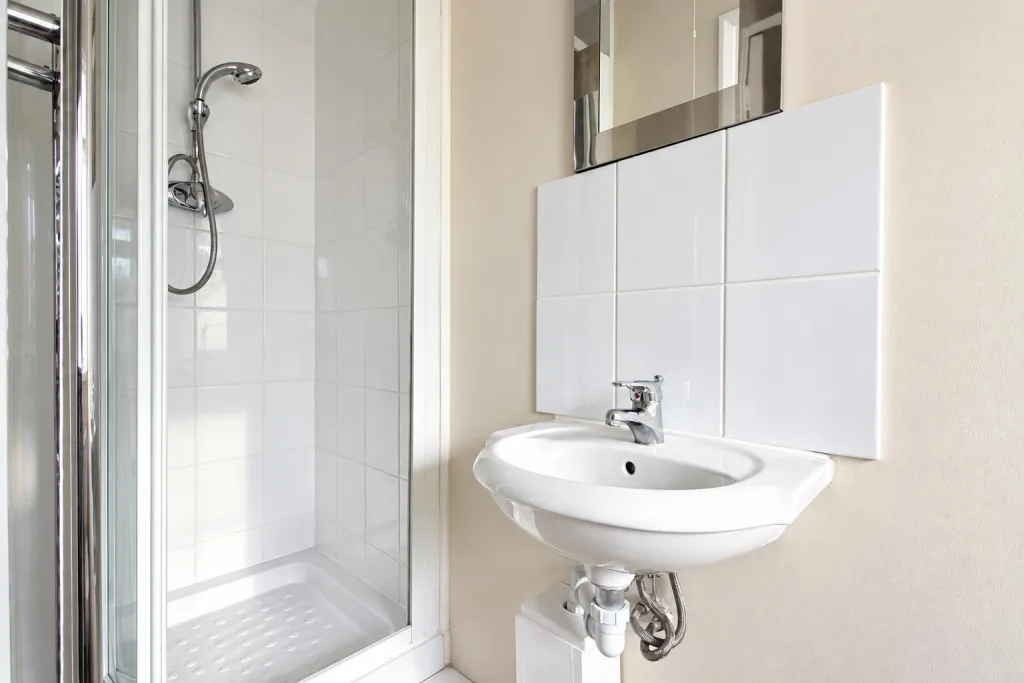 4 bedroom semi-detached house for rent