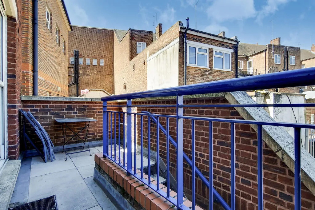 Studio flat for rent