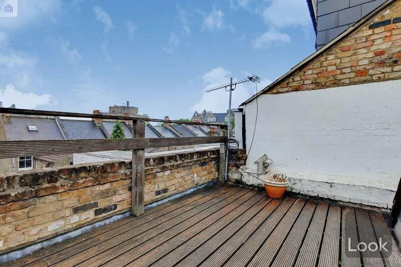 2 bedroom detached house for rent