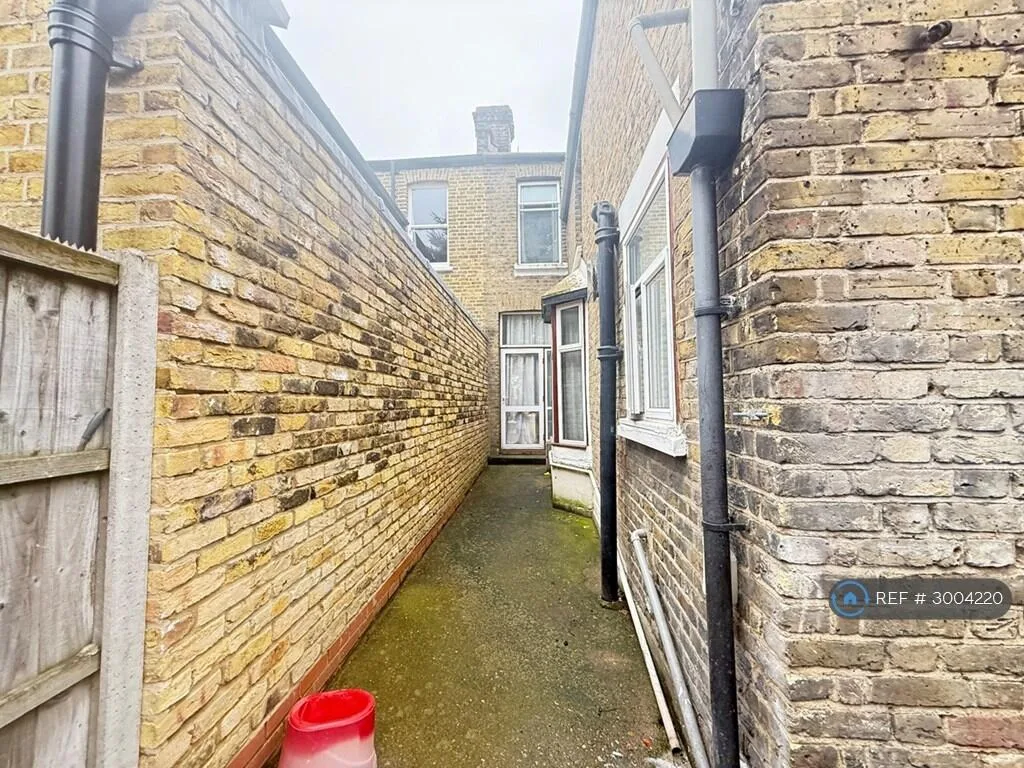 4 bedroom terraced house for rent