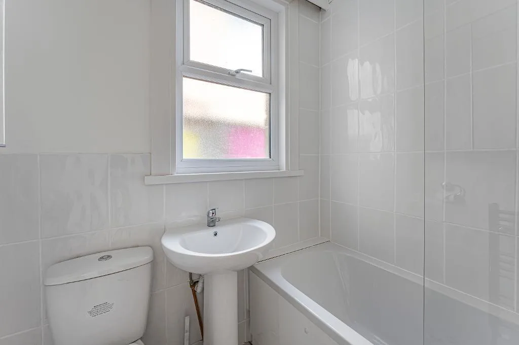 2 bedroom maisonette for rent