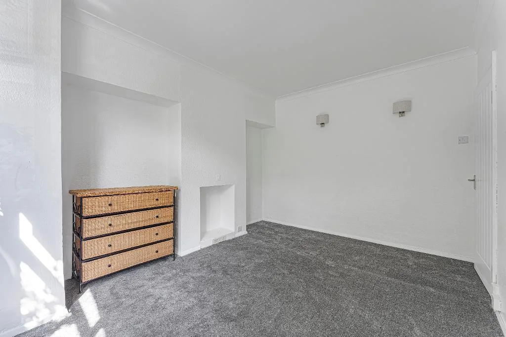 2 bedroom maisonette for rent