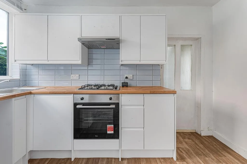 2 bedroom maisonette for rent