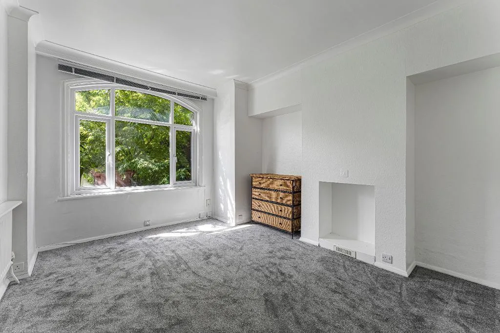 2 bedroom maisonette for rent