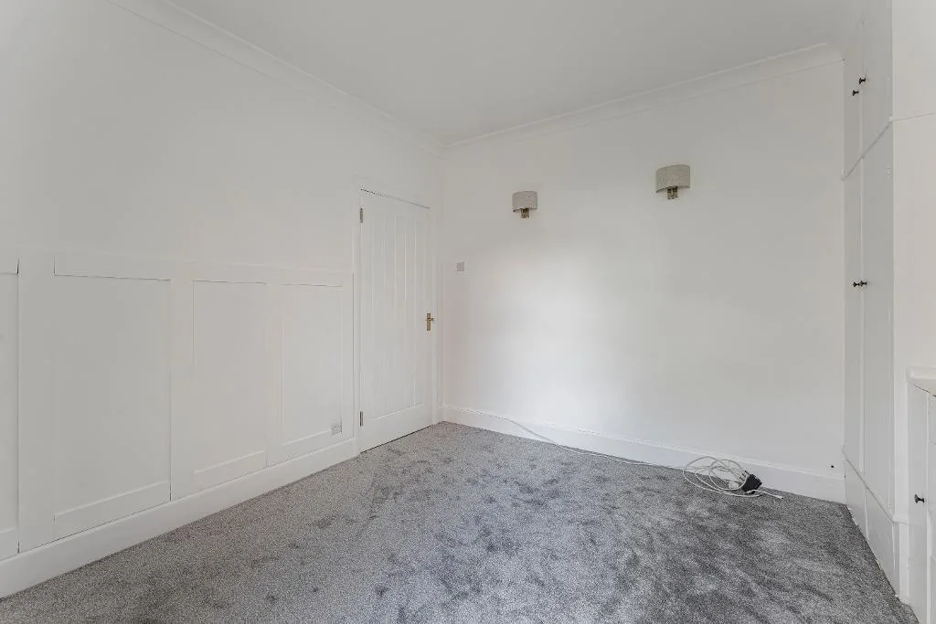 2 bedroom maisonette for rent