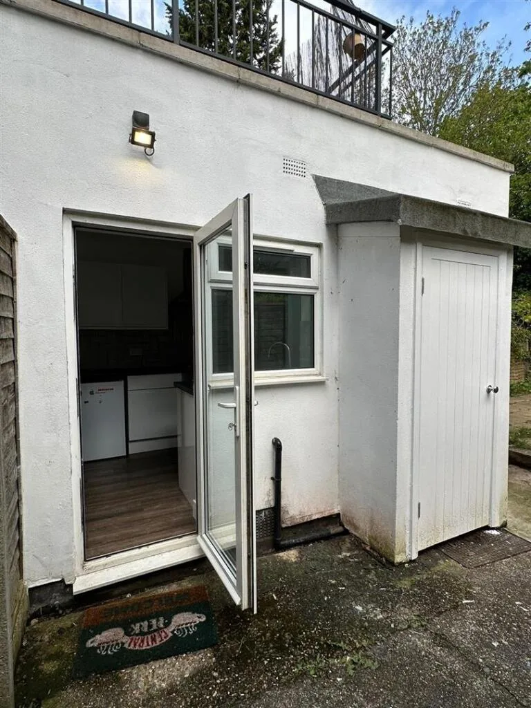 Studio flat for rent