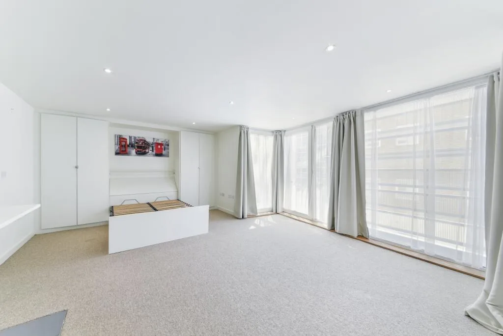 Studio flat for rent