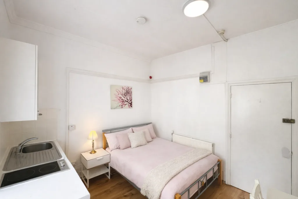 Studio flat for rent
