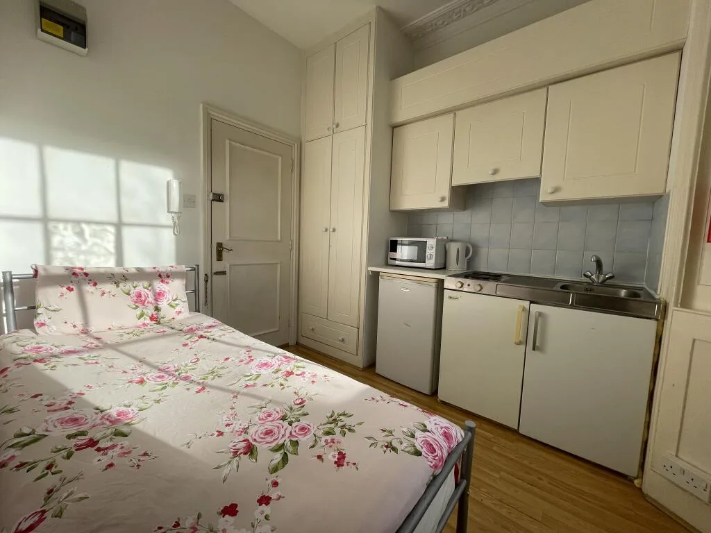 Studio flat for rent