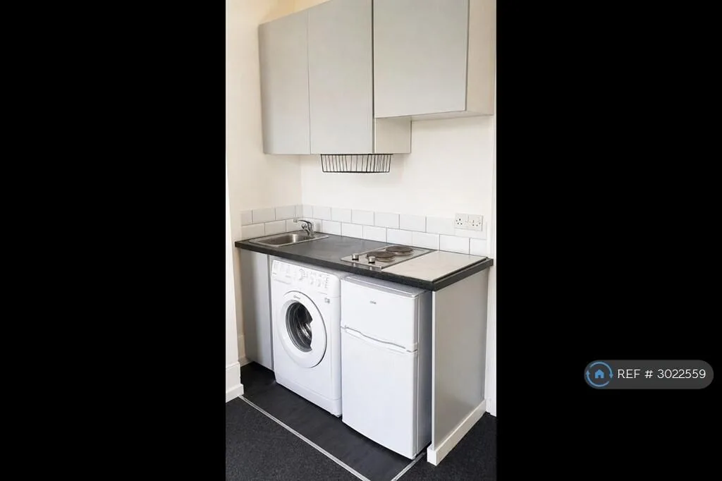 Studio flat for rent