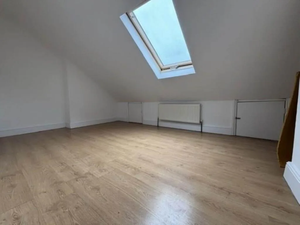 5 bedroom terraced house for rent