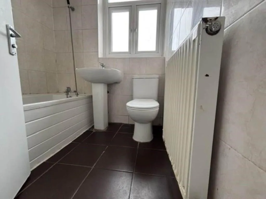 5 bedroom terraced house for rent