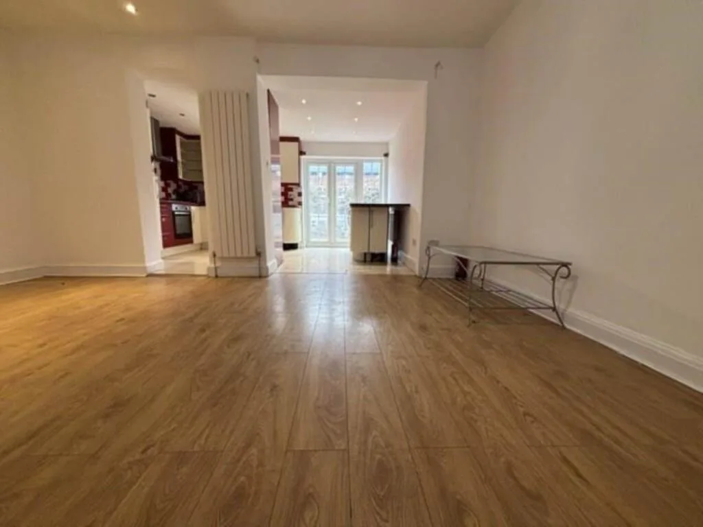 5 bedroom terraced house for rent