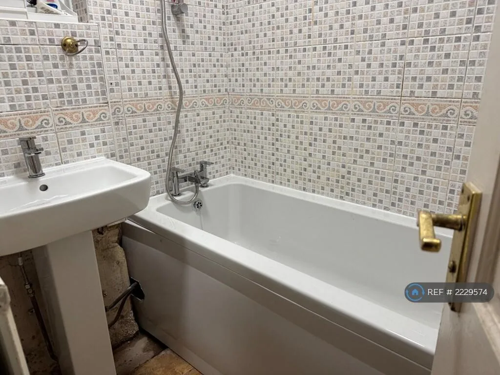 4 bedroom flat for rent