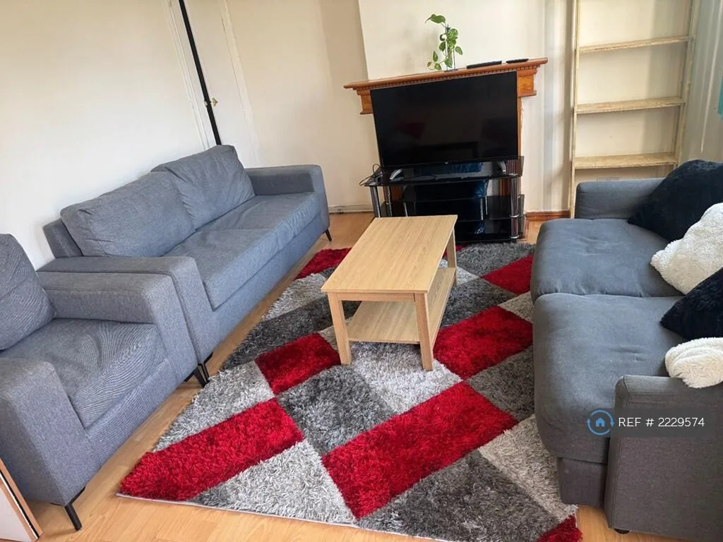 4 bedroom flat for rent