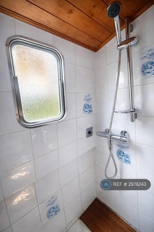 1 bedroom house boat for rent