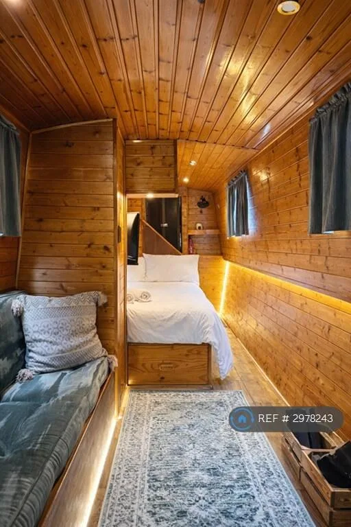 1 bedroom house boat for rent