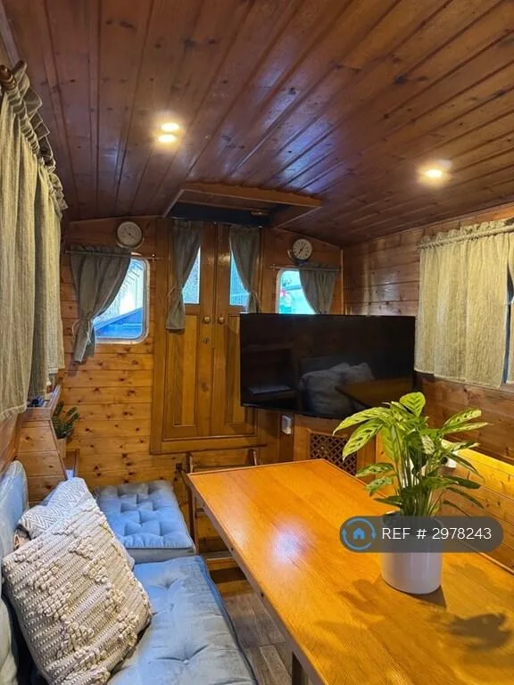 1 bedroom house boat for rent
