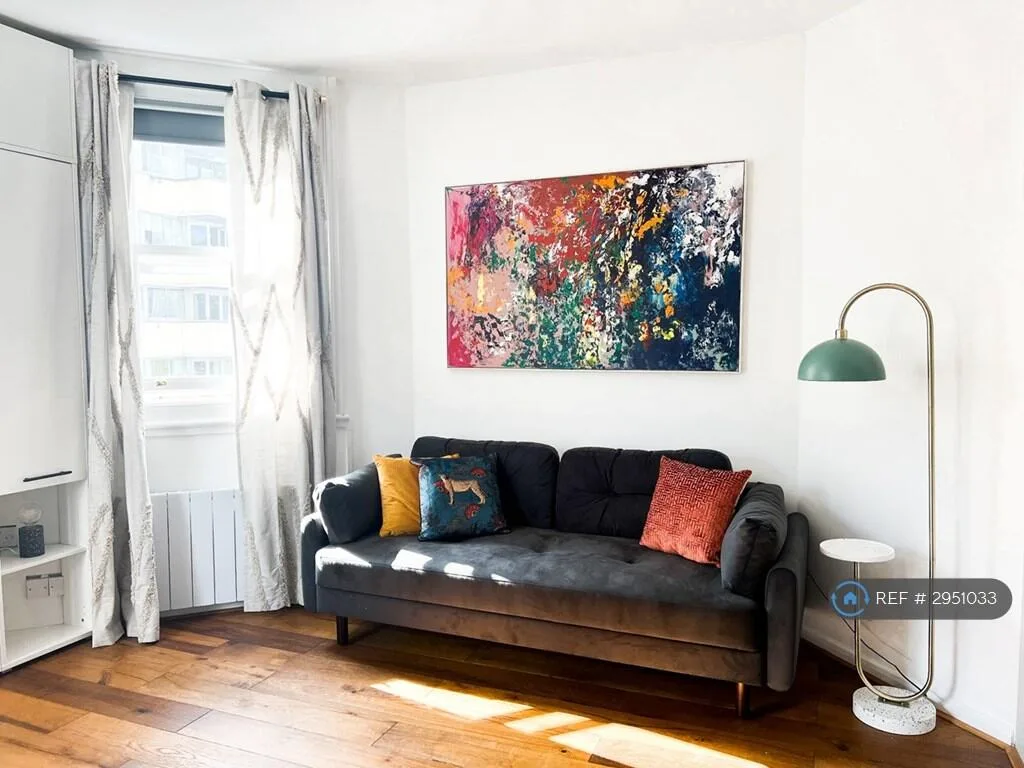 Studio flat for rent