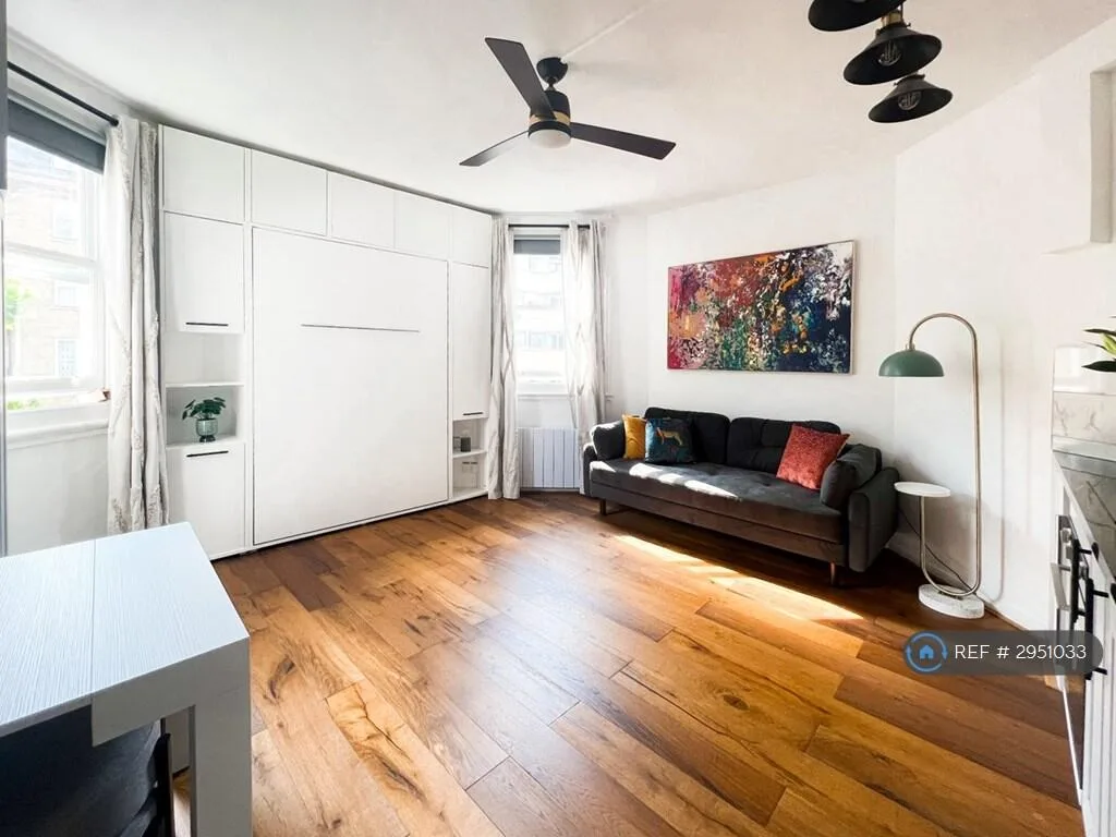 Studio flat for rent