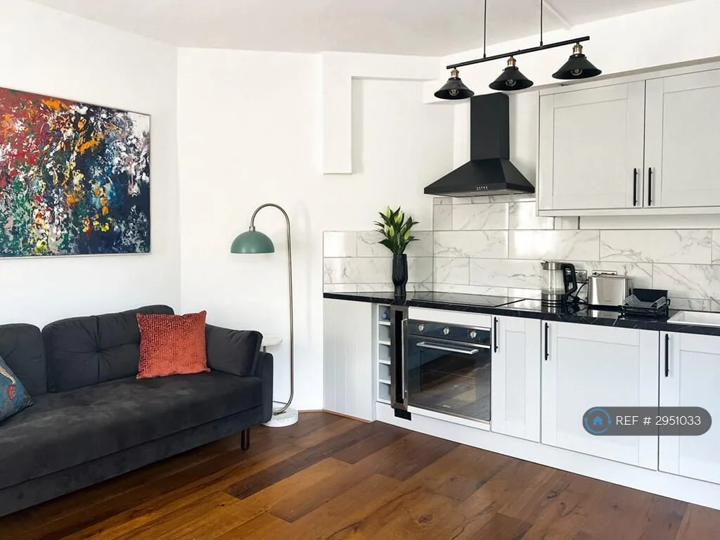 Studio flat for rent
