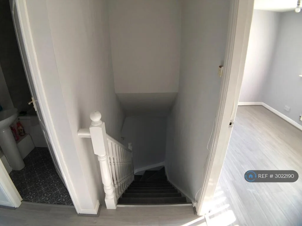 3 bedroom semi-detached house for rent