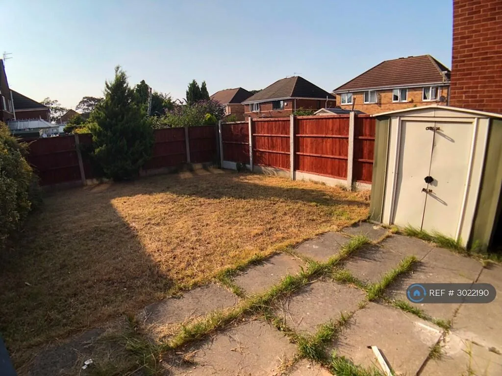 3 bedroom semi-detached house for rent