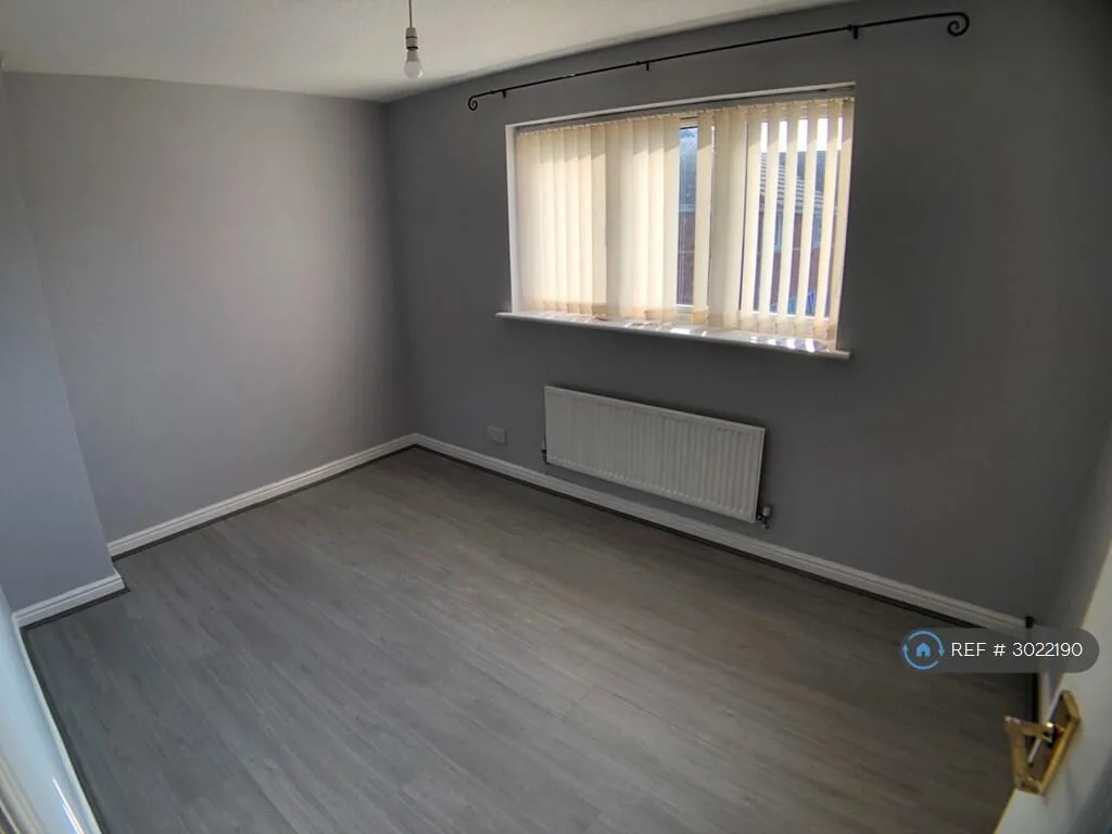 3 bedroom semi-detached house for rent