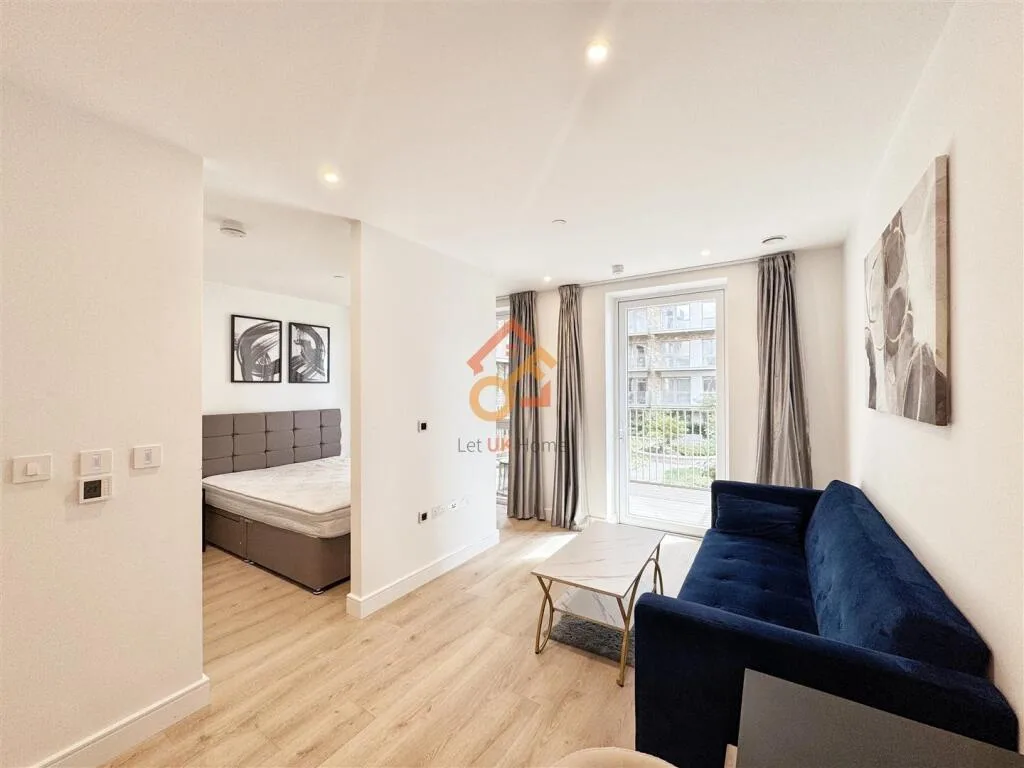 Studio flat for rent