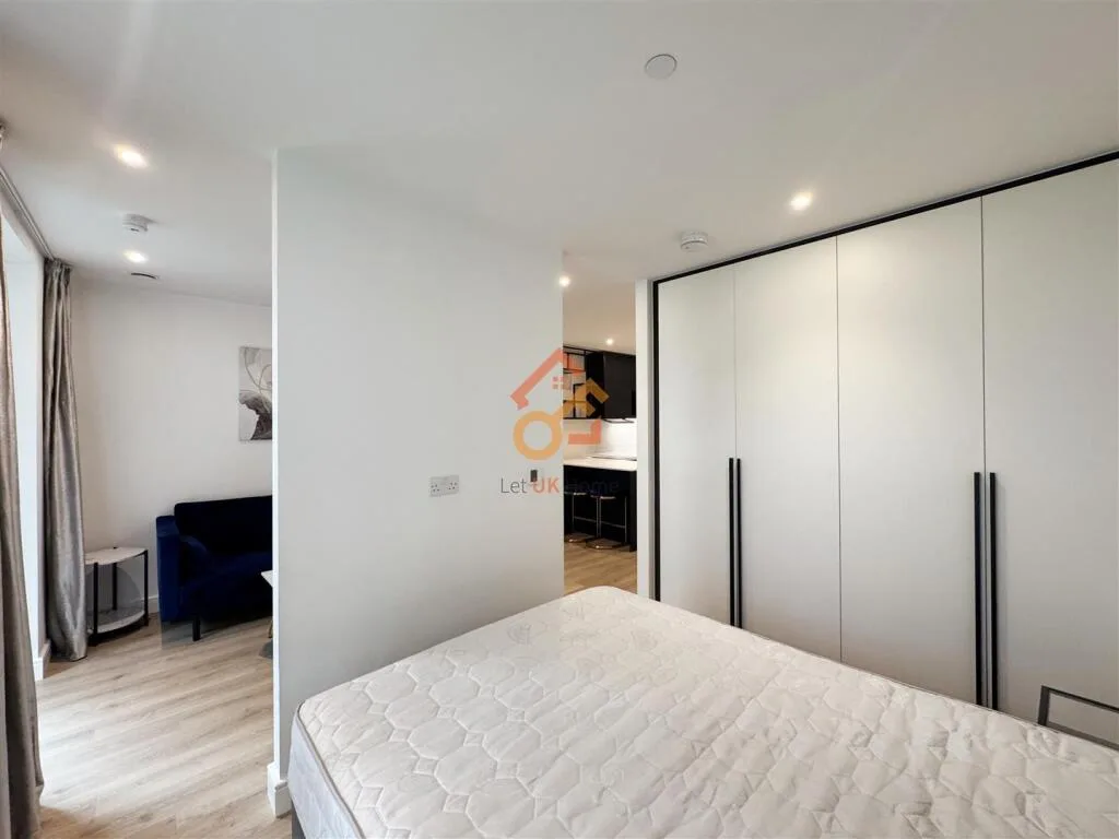 Studio flat for rent