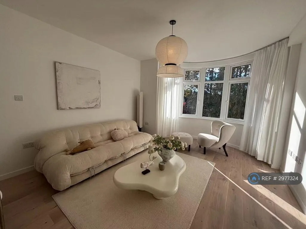 2 bedroom maisonette for rent