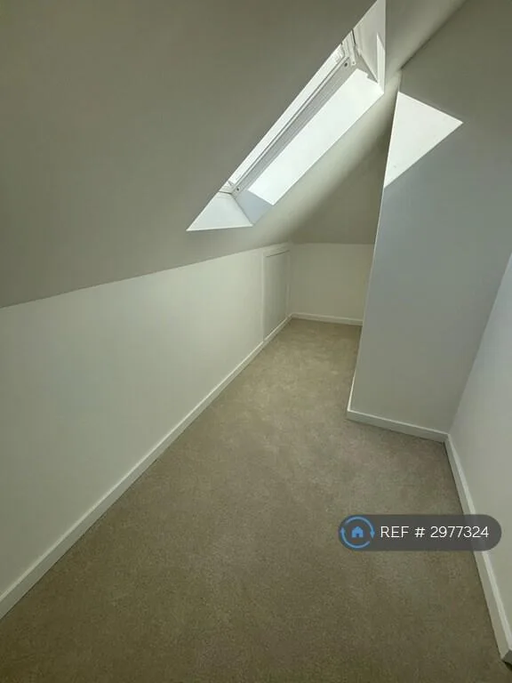 2 bedroom maisonette for rent