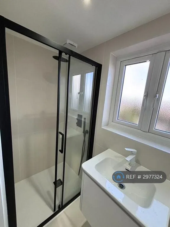 2 bedroom maisonette for rent