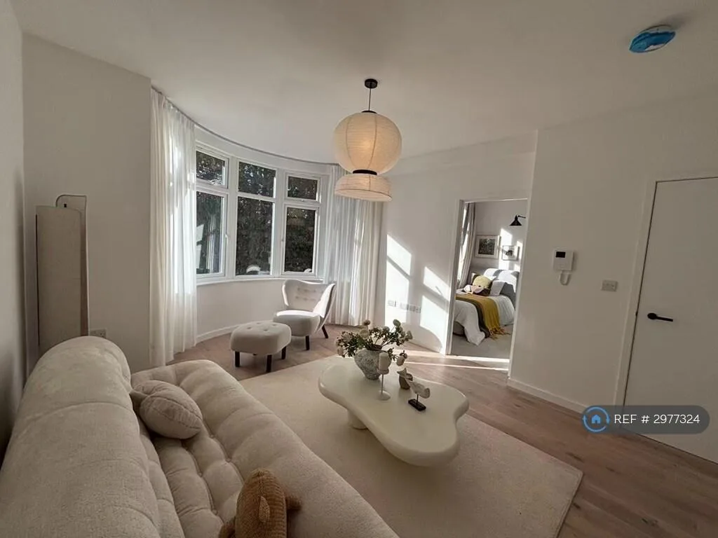 2 bedroom maisonette for rent