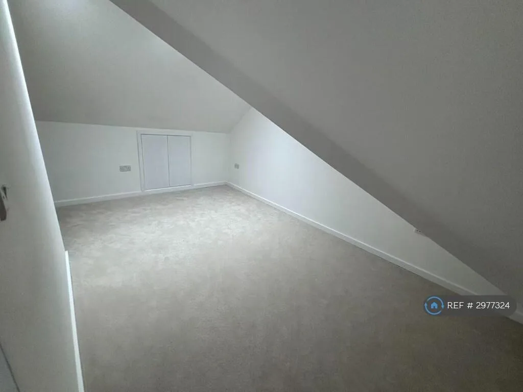 2 bedroom maisonette for rent