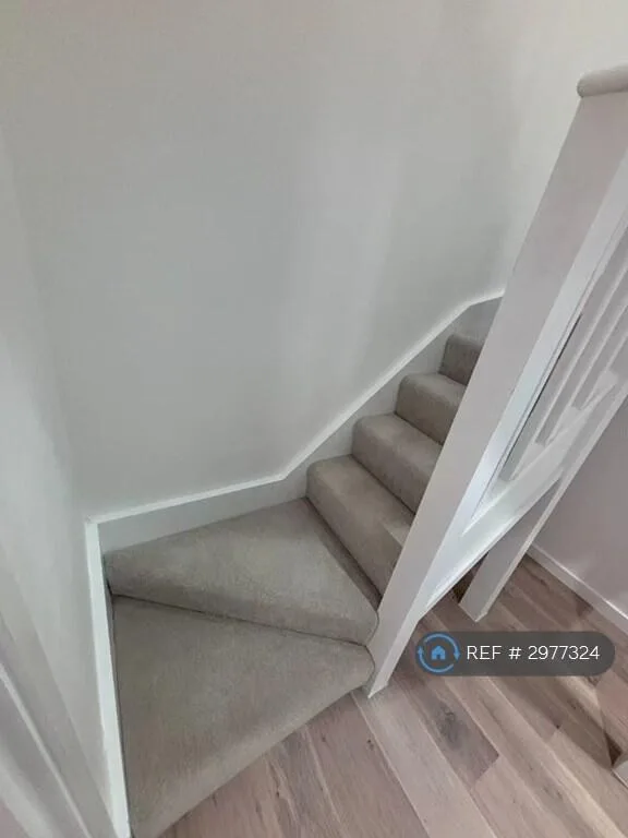2 bedroom maisonette for rent