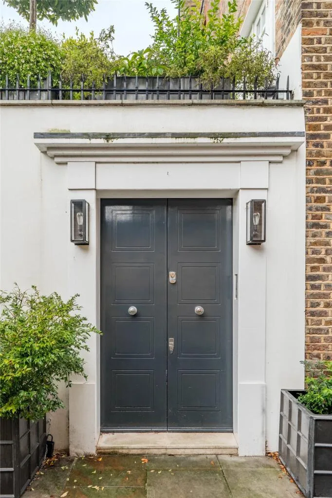 3 bedroom end of terrace house for rent
