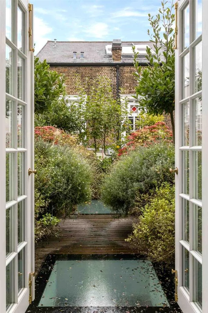 3 bedroom end of terrace house for rent